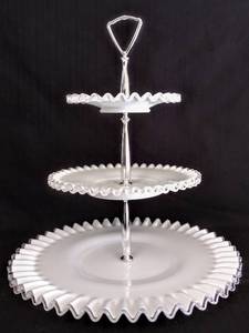 lot 60 image: Ruffled Clear Edge Vintage Art Glass  3-Tier Handled Tidbit Tray  FENTON