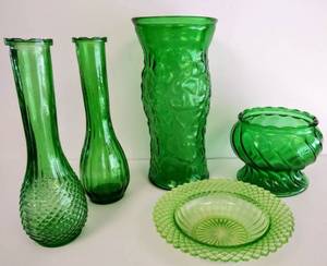lot 72 image: Retro Green Glassware Lot