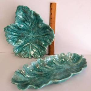 lot 75 image: 2 Large Leaf Pottery Pieces