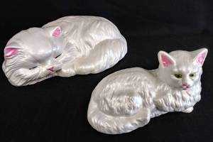 lot 76 image: 2 Ceramic Glazed Cats  Persian Sleeping & Kitten