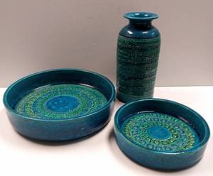lot 80 image: Ornate Pottery Set  Signed & Numbered