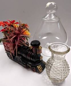 lot 122 image: Vintage Train Planter, Vase & Tall Glass w Lid