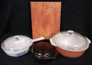 lot 132 image: Vintage Corning Ware, Fire King & More