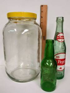 lot 145 image: Vintage Sweet Tea Jar, 10 2 4 Dr Pepper Bottle & Old Green Glass Bottle