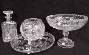 lot 152 image: West Germany Vintage Pinwheel w Star Lead Crystal  4 Matching Pieces