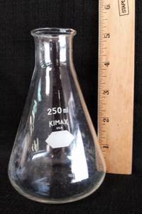lot 158 image: Kimax 250ml Beaker