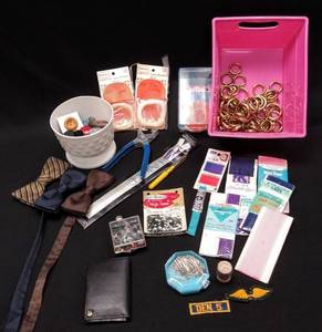 lot 193 image: Vintage Sewing Items Lot  Plus Lots of Extras
