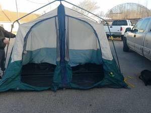 lot 1464 image: Ozark Trail tent