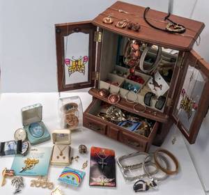 lot 216 image: Find Your Perfect Accessory In this Jewelry Box With Contents