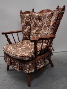 lot 46 image: Vintage Wood Spring Rocker Rocking Chair