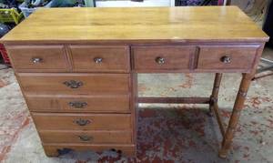 lot 44 image: Nice  Solid Wood Desk w Dove Tail Joints