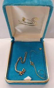 lot 41 image: 2 Gold Bracelets  Adds a Stylish Glow to any Outfit