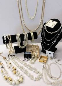 lot 37 image: Beautiful Lot of Pearlescent Jewelry  Makes a Standout Addition to your Collection