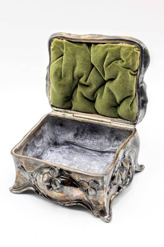洋書（ヴィンテージ）：Antiques and Jewelry Designs VINTAGE ART NOUVEAU B & W Co. JEWELRY TRINKET DRESSER BOX