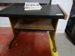 lot 688 image: Very Solid Desk w Shelf