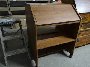 lot 691 image: Computer Desk