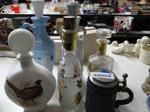lot 705 image: Lot of Decantures
