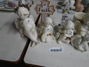 lot 713 image: Lot of Angels