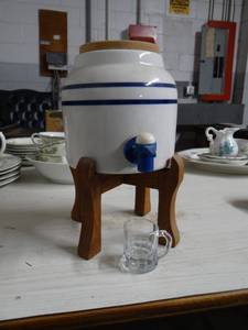 lot 719 image: Small Drink Crock and Mug
