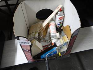 lot 725 image: Lot of Painting Supplies