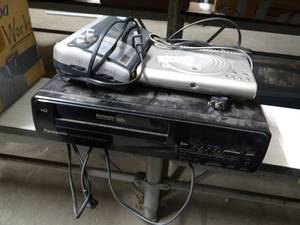 lot 727 image: Lot of Electronics