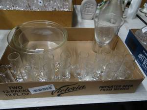 lot 729 image: Lot of Glassware