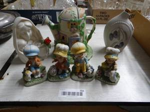 lot 741 image: Lot of Figurines