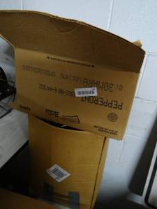 lot 744 image: 2 Boxes of Clips