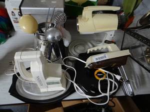 lot 746 image: Lot of Small Kitchen Appliances