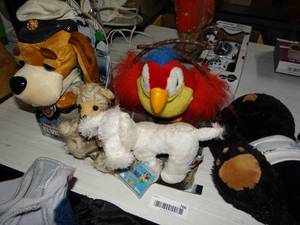 lot 766 image: Lot of Stuffed Animals