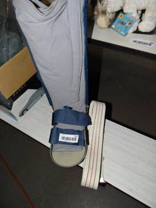 lot 767 image: Medical Boot and Gait Belt