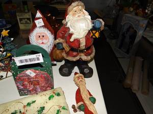 lot 776 image: Christmas Lot