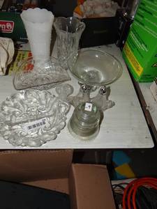 lot 788 image: Lot of Glass Items