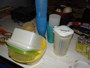 lot 809 image: Lot of Plastic Ware