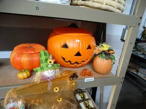 lot 817 image: FallHalloween Lot