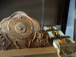 lot 821 image: 2 Vintage Decor Items