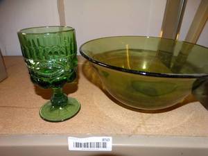 lot 850 image: Lot of Green Glass