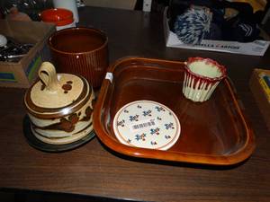 lot 857 image: Lot of Ceramic Decor and Kitchen Items