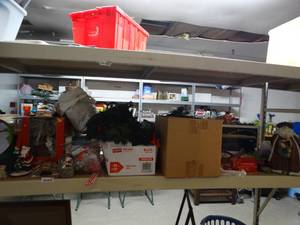 lot 872 image: Large Lot of Christmas Decor