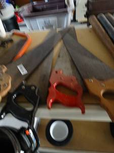 lot 887 image: Lot of Handsaws