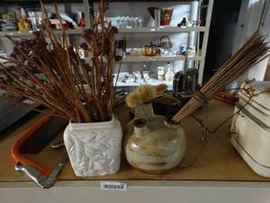 lot 898 image: 2 Ceramic Vases