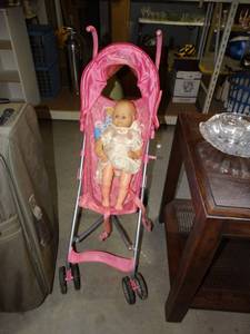 lot 908 image: Doll w Stroller