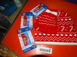 lot 920 image: Kids Gloves and Mittens and Chap Sticks