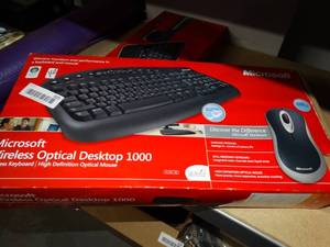 lot 925 image: Wireless Keyboard and Mouse