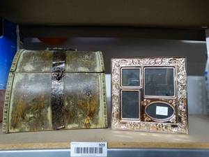 lot 929 image: Picture Box and Decor Trunk