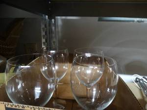 lot 934 image: 4 Piece Very Nice Matching Stemware