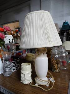 lot 938 image: Lamp and Mug