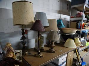 lot 946 image: Large Lot of Lamps and Lamp Shades