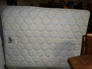 lot 951 image: Nice Mattress Queen size