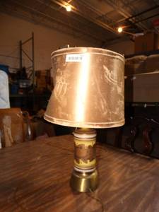 lot 953 image: Lamp w Shade